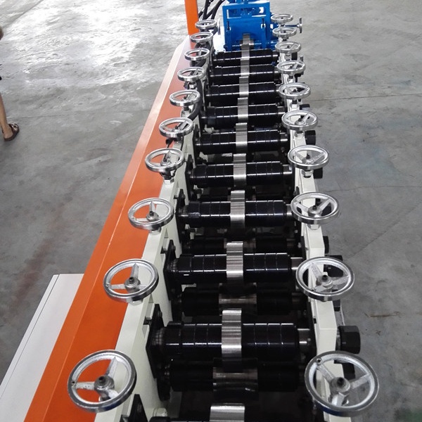 Customized Angle Stud and Track/Drywall/C Channel/Main Channel/Wall Angle Roll Forming Machine