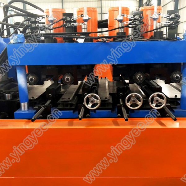 Gear drive automatic CZ purlin roll forming machine